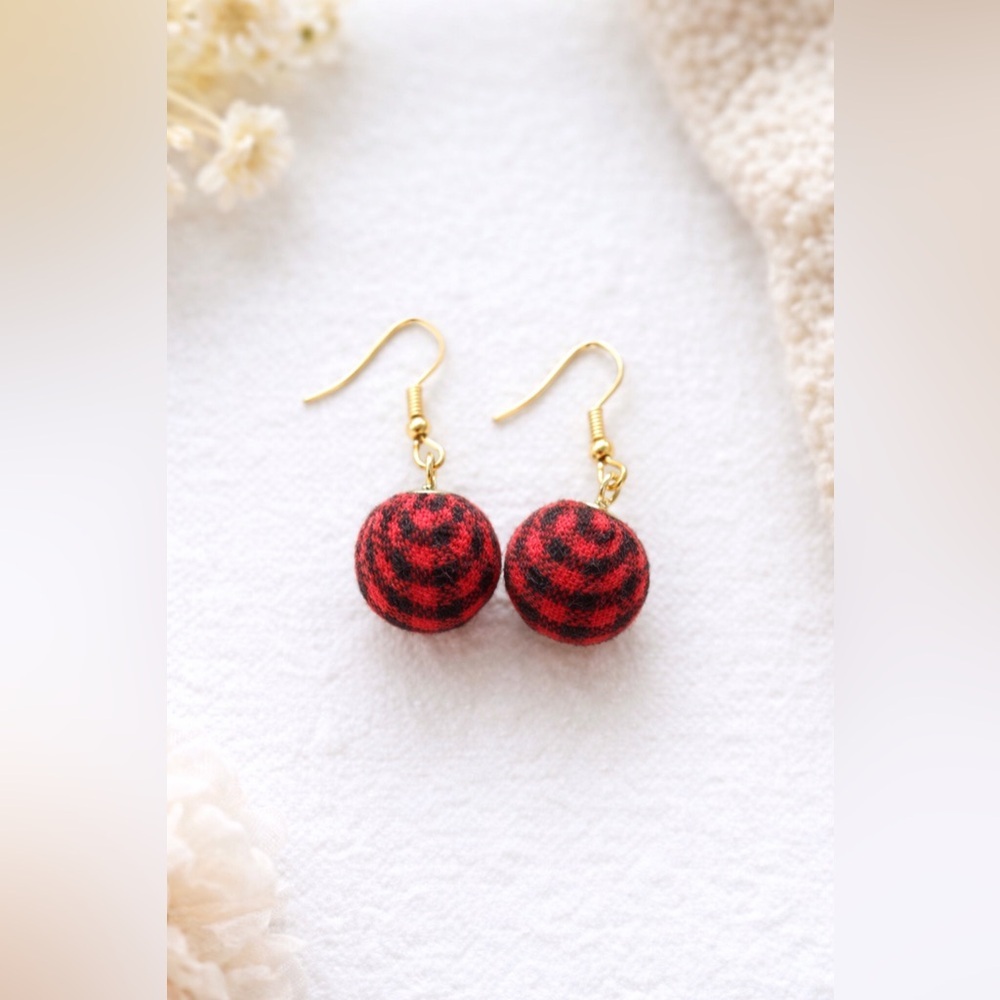 Red Black Swirl Dangle Earrings Gold Hook Lightweight Handmade